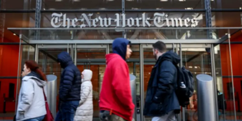 Warren Buffett investit dans le New York Times : un dernier geste boursier avant la passation