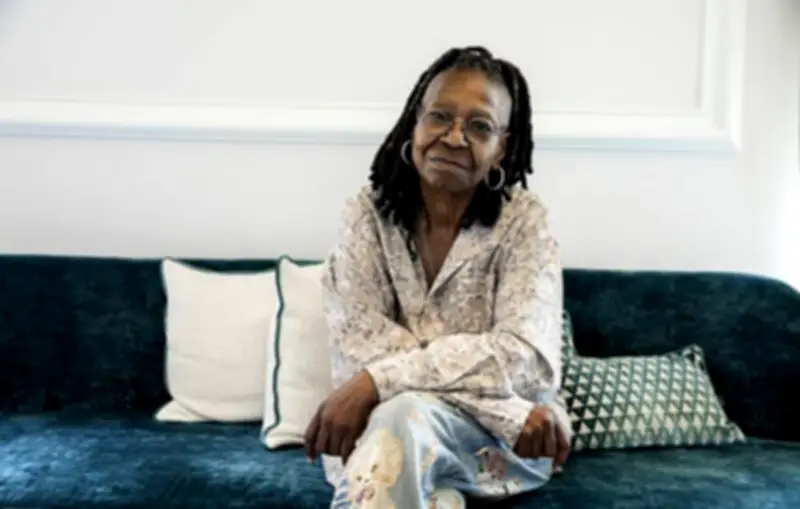 Whoopi Goldberg se défend dans l'affaire Epstein sur The View