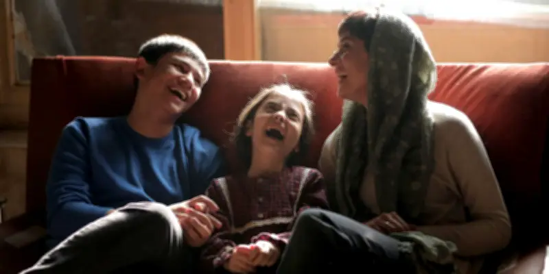 « Woman and Child » de Saeed Roustaee : une plongée glaçante dans la famille iranienne