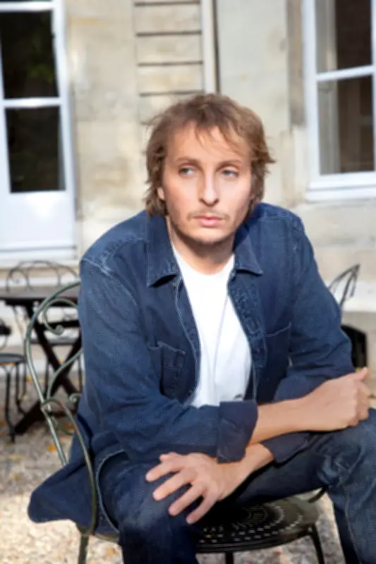 Yacha Kurys explore le meurtre d'un père par son fils dans un roman saisissant