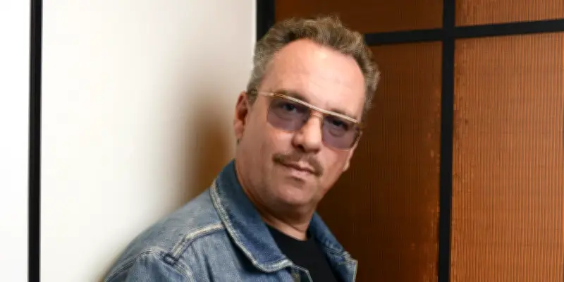 Yann Guillarme, humoriste et père attentif, partage son parcours familial détonnant