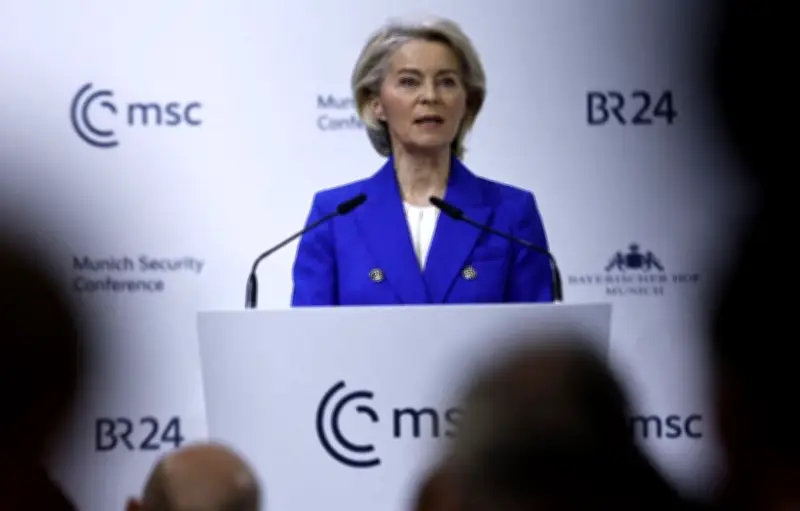 Zaloujny évacue la question présidentielle, explosion blesse policiers ukrainiens