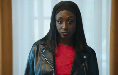 Ahmed Sylla incarne Lupita, une policière infiltrée dans un gang de drogue