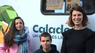 Calade en vadrouille : un camping-car social au service des villages du Gard