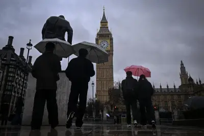 Deux collégiens poignardés dans leur école à Londres, le suspect recherché
