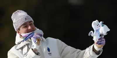 Eric Perrot décroche l'argent en biathlon, la Suède triomphe en ski de fond