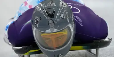 JO 2026 : le skeletoneur ukrainien disqualifié pour son casque hommage aux victimes de la guerre