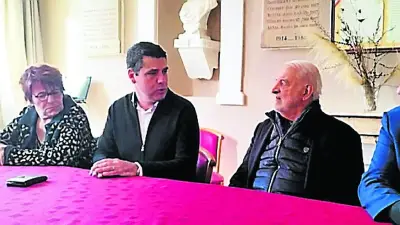 Kléber Mesquida découvre les traditions et le dynamisme de Vendémian