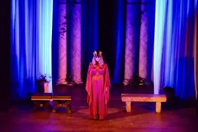 La compagnie Présence interprète 'Antigone' d'Anouilh au théâtre de la Pergola