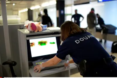 Les trafiquants de drogue saturent les vols pour dépasser les capacités de contrôle