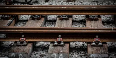 Loi-cadre transports : financer le rail et les routes par les autoroutes