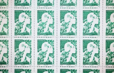 Nouveaux tarifs postaux 2026 : une hausse significative qui fait débat