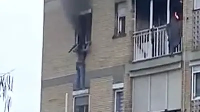 Séville : une femme sauvée du vide par sa voisine lors d'un incendie