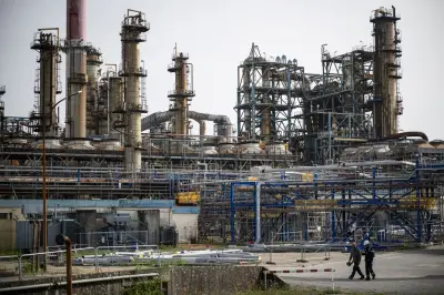 TotalEnergies subit la baisse des prix du pétrole mais maintient une forte rentabilité