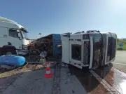 Accident spectaculaire entre deux poids lourds bloque la RN 21 près d'Agen