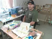 Alban Depres, artisan marandais, crée des leurres pour la pêche au black-bass