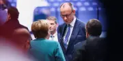 Angela Merkel fait son retour à la CDU, planant toujours sur la politique allemande