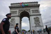 Arc de Triomphe : un homme armé d’un couteau blessé par des gendarmes, le parquet antiterroriste saisi