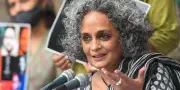 Arundhati Roy boycotte la Berlinale pour protester contre le silence sur Gaza