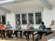 Ascain : une dernière séance municipale animée devant un public record