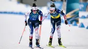Biathlon aux JO 2026 : Michelon et Simon dominent la mass-start avec un finish magistral