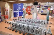 Carrefour face à ses franchisés : la guerre des clauses abusives devant la justice