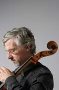 Charles Curtis, violoncelliste : « Pourquoi m’interviewer ? »