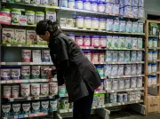 Crise des laits infantiles : contamination à la céréulide, rappels massifs et défiance