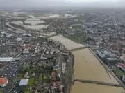Crue de l'Adour à Dax : Évacuations et fermetures de routes en cours