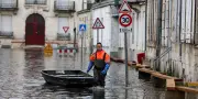 Crues historiques dans l'ouest : un homme disparu en Maine-et-Loire, quatre départements en alerte rouge