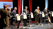 Débat municipal houleux à Béziers : cinq candidats s'affrontent avant les élections de 2026