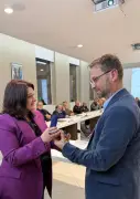 Dernier conseil municipal : la maire honore les élus partants avec la médaille de la Ville