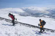« Divorce alpin » : Quand l'abandon en montagne révèle une forme de violence masculine