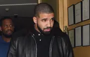 Drake perd un million au Super Bowl 2026, sa malédiction des paris sportifs continue