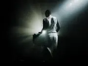 Feeo, alias Theodora Laird, révèle son art de la mélodie épurée pour laisser parler les mots