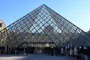 Fraude massive au Louvre et à Versailles : neuf interpellations et plus de 10 millions d'euros de préjudice