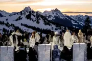 Guess envahit les Alpes : un Winter Takeover spectaculaire dans les stations de ski