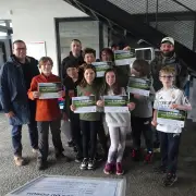 Huit jeunes brugeais bravent les intempéries pour un stage écocitoyen en réserve naturelle