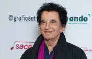 Jack Lang plongé dans la tourmente Epstein, se réfugie dans la littérature