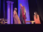 La Compagnie Présence interprète 'Antigone' de Jean Anouilh à Bordeaux