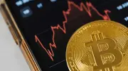 Le Bitcoin replonge sous 70 000 dollars, le moral des investisseurs en chute libre