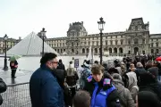 Le Louvre, un « État dans l’État » : appel à une reprise en main après le vol