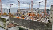 Le marché du logement neuf en crise : réservations en chute libre et stocks records