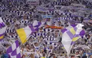 Le Real Madrid déploie une banderole antiraciste après les incidents