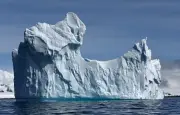Les icebergs : le mystère de leur immersion révélé par la physique d'Archimède