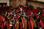 Les socialistes font voter un amendement sur l'aide à mourir qui fait tanguer le texte