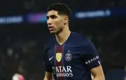 Les supporters du PSG ovationnent Achraf Hakimi après son renvoi en procès pour viol