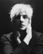 Micha Lescot, l'acteur qui assume son homosexualité et brise les tabous