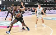 Ousman Krubally, à 37 ans, rayonne en Betclic Élite avec le Boulazac Basket Dordogne