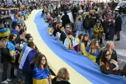 Paris manifeste un soutien massif à l'Ukraine quatre ans après l'invasion russe